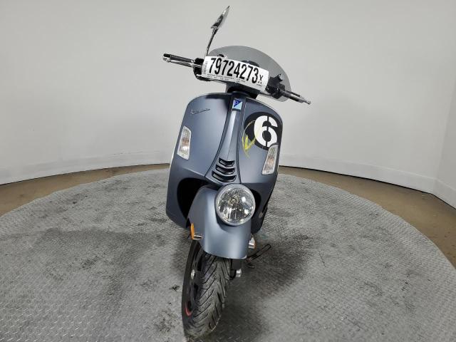 ZAPMA39M5N5400442 - 2022 VESPA SCOOTER GRAY photo 2