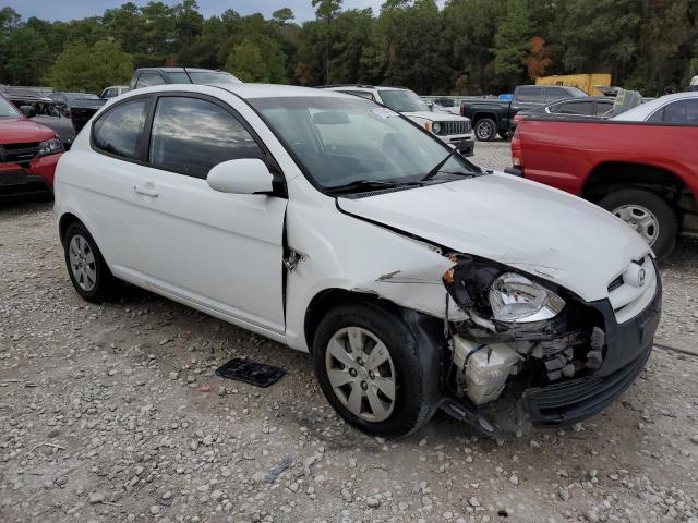 KMHCM36CX9U123942 - 2009 HYUNDAI ACCENT GS WHITE photo 4