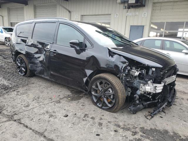 2C4RC3BG5PR623043 - 2023 CHRYSLER PACIFICA TOURING L BLACK photo 4