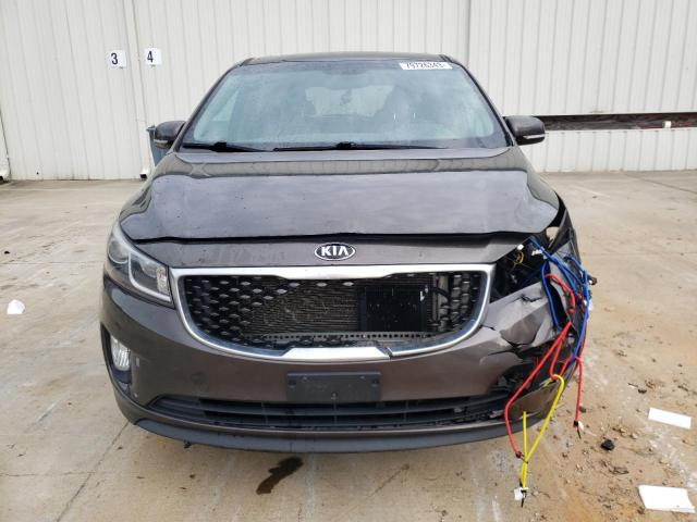 KNDMC5C12F6073449 - 2015 KIA SEDONA EX GRAY photo 5