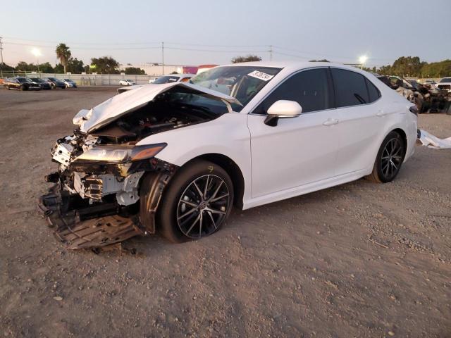 4T1G11AK0RU919368 - 2024 TOYOTA CAMRY SE NIGHT SHADE WHITE photo 1