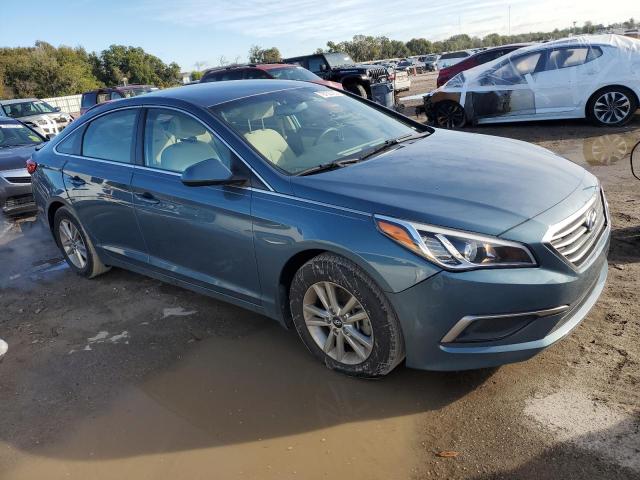 5NPE24AF7HH591971 - 2017 HYUNDAI SONATA SE BLUE photo 4