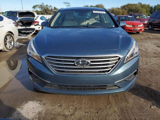 5NPE24AF7HH591971 - 2017 HYUNDAI SONATA SE BLUE photo 5