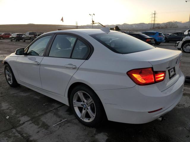 WBA3C3C5XDF979264 - 2013 BMW 320 I XDRIVE WHITE photo 2