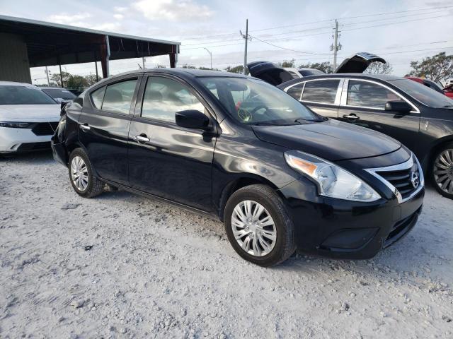 3N1CN7AP2JL802849 - 2018 NISSAN VERSA S BLACK photo 4