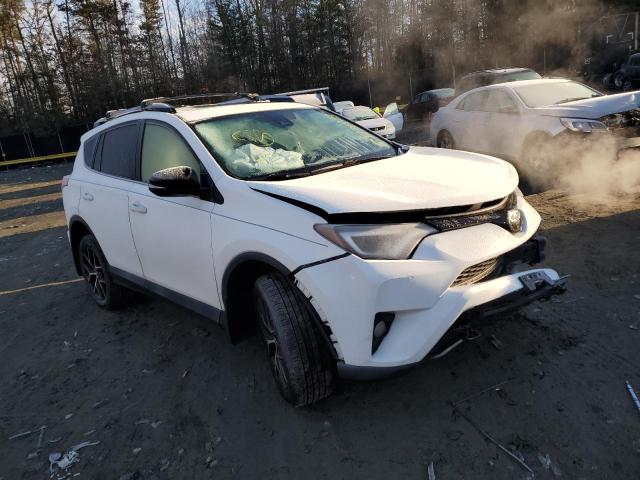 JTMJFREV6JD242121 - 2018 TOYOTA RAV4 SE WHITE photo 4