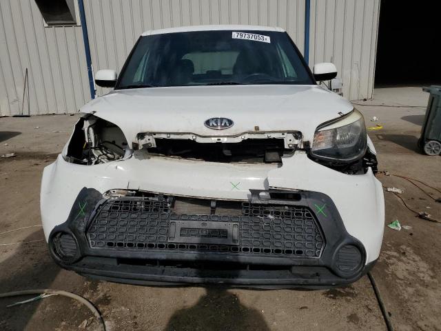 KNDJN2A27E7086889 - 2014 KIA SOUL WHITE photo 5