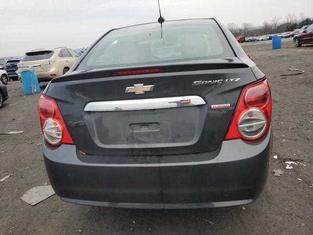 1G1JE5SBXF4146370 - 2015 CHEVROLET SONIC LTZ GRAY photo 6