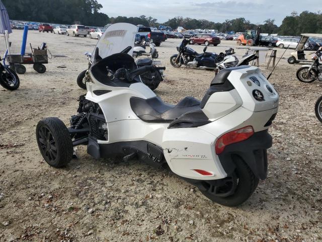 2BXNBDD27JV001258 - 2018 CAN-AM SPYDER ROA RT WHITE photo 3