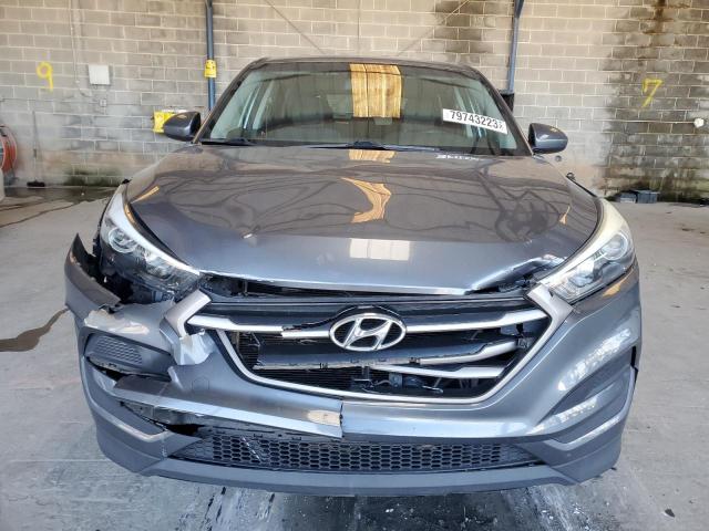 KM8J23A4XGU101630 - 2016 HYUNDAI TUCSON SE GRAY photo 5