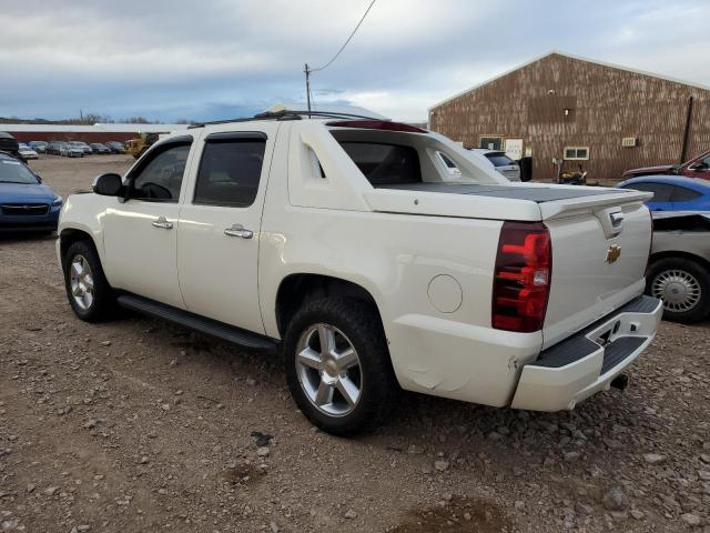 3GNTKGE79CG207354 - 2012 CHEVROLET AVALANCHE LTZ WHITE photo 2