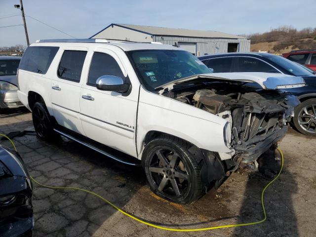 1GKFK66837J345536 - 2007 GMC YUKON XL DENALI WHITE photo 4