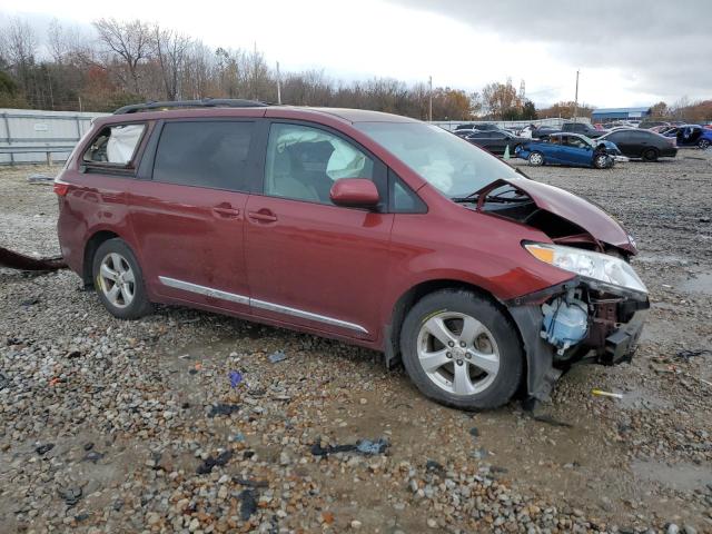 5TDKK3DC5FS655818 - 2015 TOYOTA SIENNA LE RED photo 4