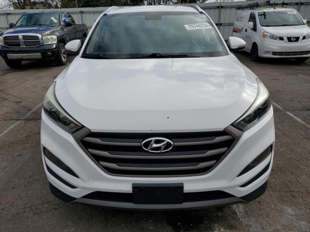 KM8J3CA25GU228104 - 2016 HYUNDAI TUCSON LIMITED WHITE photo 5