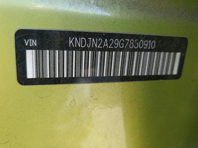 KNDJN2A29G7850910 - 2016 KIA SOUL GREEN photo 14