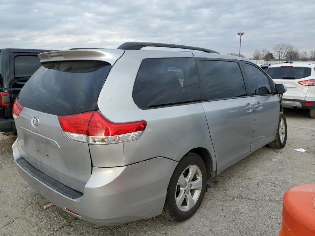 5TDKK3DC2DS405367 - 2013 TOYOTA SIENNA LE SILVER photo 3