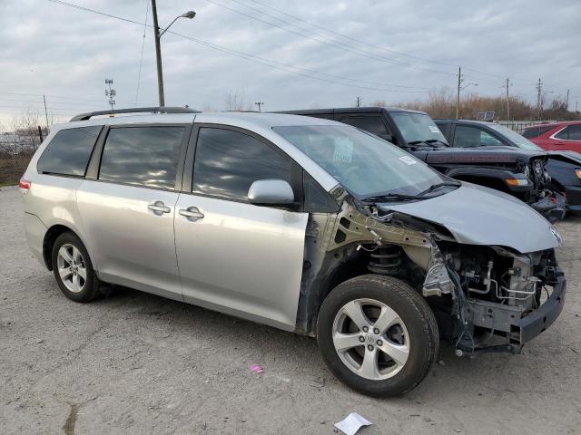 5TDKK3DC2DS405367 - 2013 TOYOTA SIENNA LE SILVER photo 4