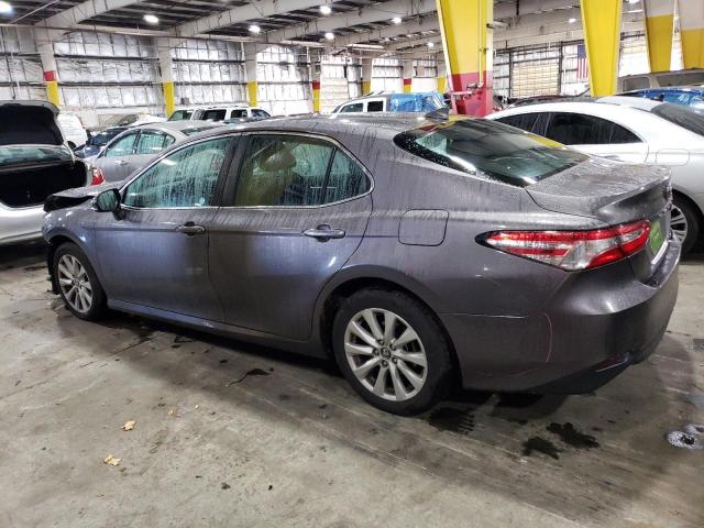 4T1C11BK5LU012748 - 2020 TOYOTA CAMRY LE GRAY photo 2