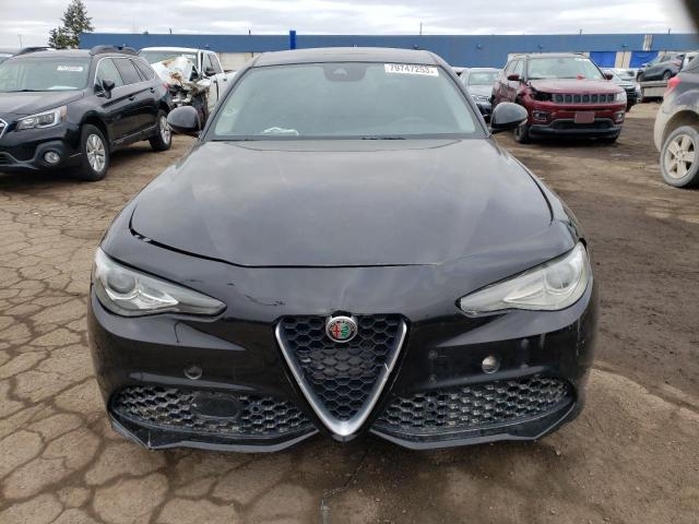 ZARFAEBNXH7535973 - 2017 ALFA ROMEO GIULIA BLACK photo 5