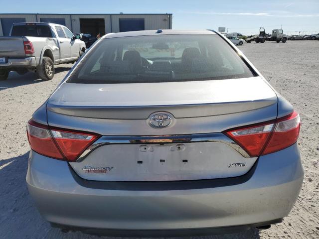 4T1BK1FK0FU559563 - 2015 TOYOTA CAMRY XSE GRAY photo 6