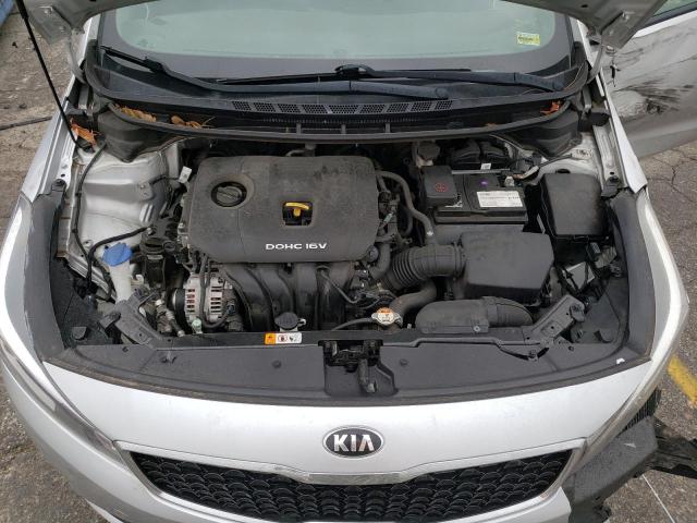 3KPFK4A74HE160599 - 2017 KIA FORTE LX SILVER photo 11