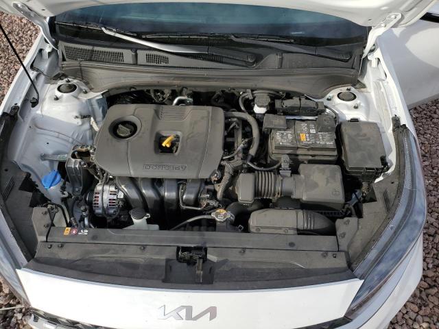 3KPF24AD2PE616569 - 2023 KIA FORTE LX WHITE photo 11