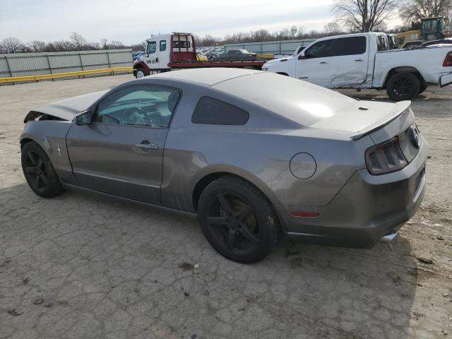 1ZVBP8AM6D5216316 - 2013 FORD MUSTANG GRAY photo 2