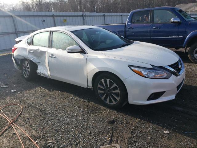 1N4AL3AP3HC266198 - 2017 NISSAN ALTIMA 2.5 WHITE photo 4