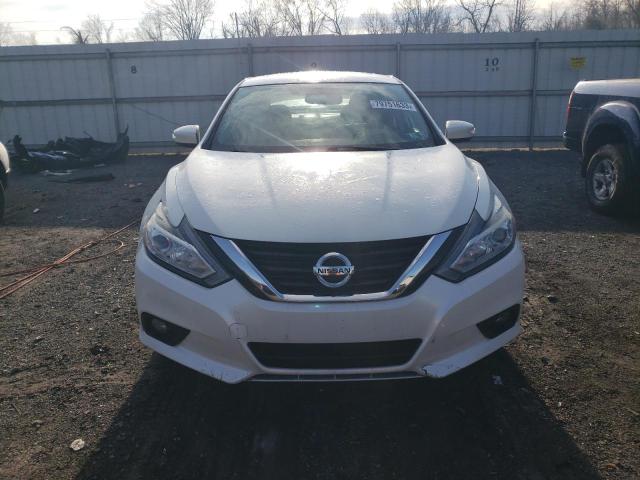 1N4AL3AP3HC266198 - 2017 NISSAN ALTIMA 2.5 WHITE photo 5