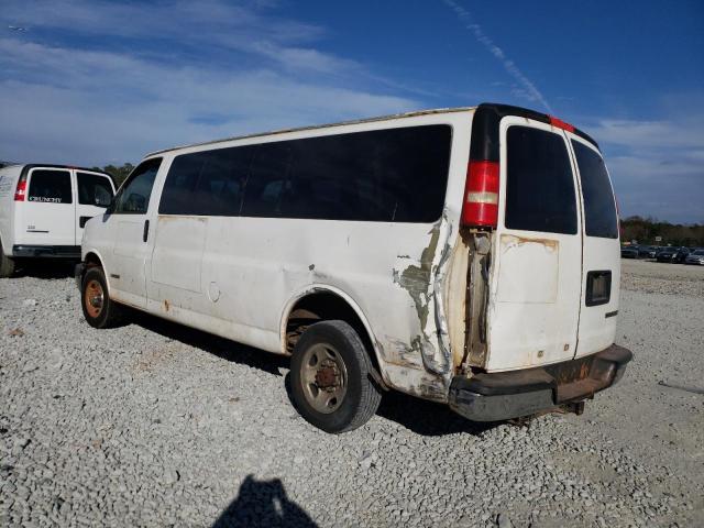 1GAHG39U651234563 - 2005 CHEVROLET EXPRESS G3 WHITE photo 2