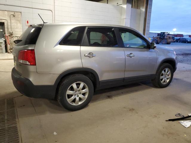 5XYKT4A1XDG322661 - 2013 KIA SORENTO LX SILVER photo 3