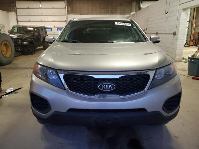 5XYKT4A1XDG322661 - 2013 KIA SORENTO LX SILVER photo 5