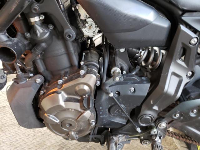 JYARM27E9JA001745 - 2018 YAMAHA MT07 GRAY photo 5