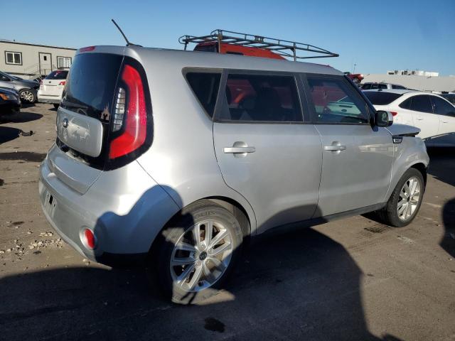 KNDJP3A51K7008033 - 2019 KIA SOUL + SILVER photo 3