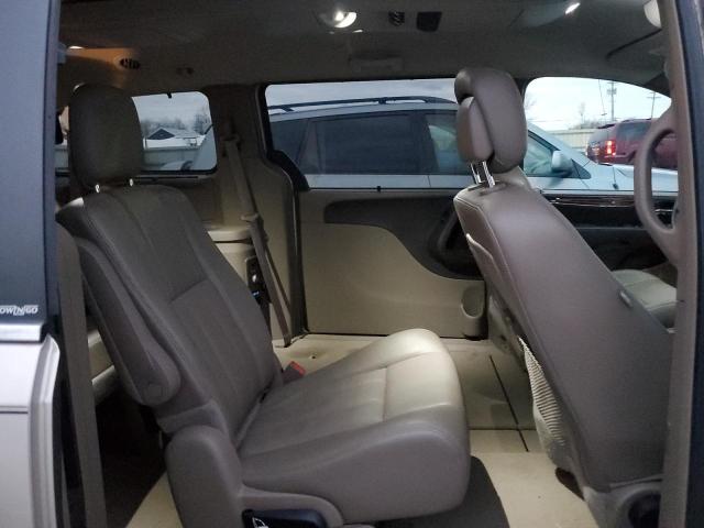 2C4RC1BG4ER257304 - 2014 CHRYSLER TOWN & COU TOURING GOLD photo 11