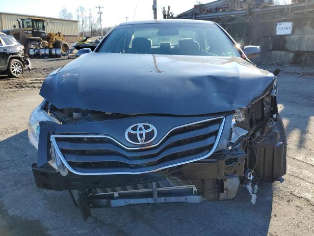 4T1BF3EK0BU653986 - 2011 TOYOTA CAMRY BASE GRAY photo 5