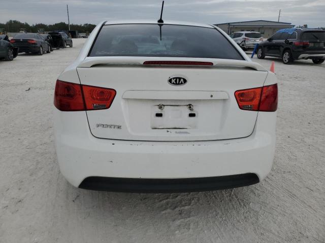 KNAFT4A22C5582132 - 2012 KIA FORTE LX WHITE photo 6