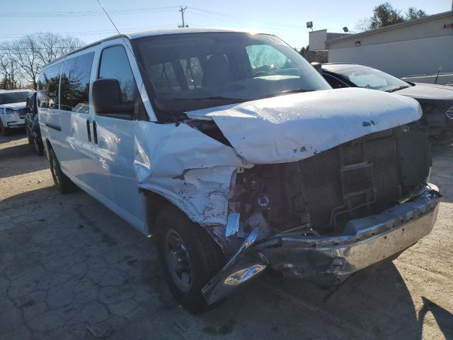 1GA2G1DG6A1120584 - 2010 CHEVROLET EXPRESS G3 LT WHITE photo 4