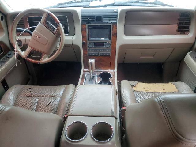 5LMJJ2H58BEJ00715 - 2011 LINCOLN NAVIGATOR ლურჯი ფოტო 8