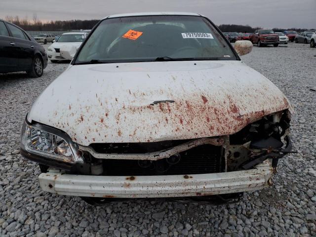 1HGCG5648YA148517 - 2000 HONDA ACCORD LX WHITE photo 5