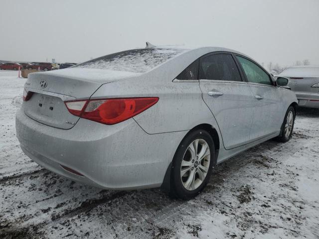 5NPEC4AC0BH198226 - 2011 HYUNDAI SONATA SE SILVER photo 3