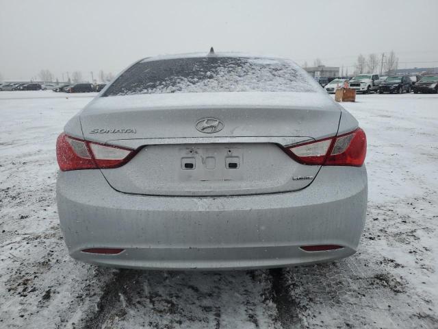 5NPEC4AC0BH198226 - 2011 HYUNDAI SONATA SE SILVER photo 6