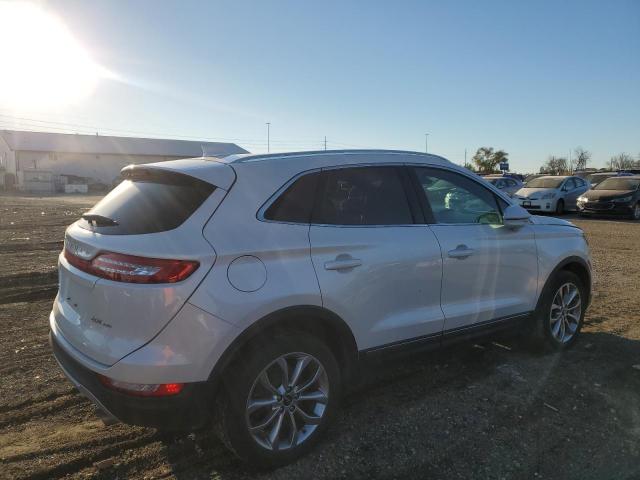 5LMCJ2D95JUL18133 - 2018 LINCOLN MKC SELECT Weiß Foto 3