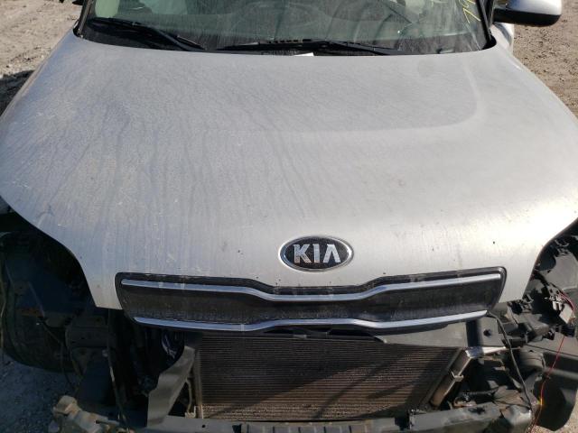 KNDJP3A5XH7477422 - 2017 KIA SOUL + GRAY photo 11