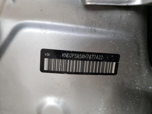 KNDJP3A5XH7477422 - 2017 KIA SOUL + GRAY photo 12