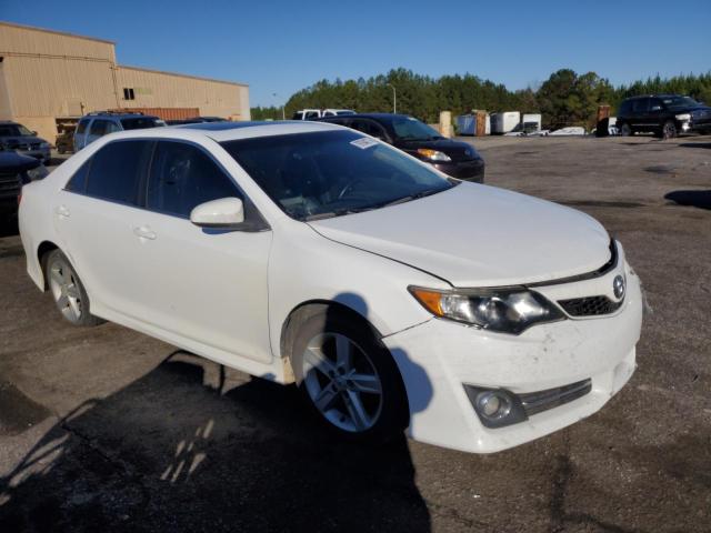 4T1BF1FK5CU573443 - 2012 TOYOTA CAMRY BASE WHITE photo 4