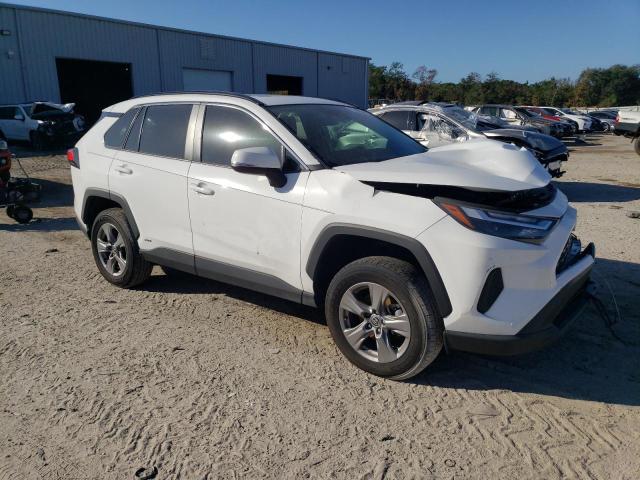 4T3RWRFV6NU056170 - 2022 TOYOTA RAV4 XLE WHITE photo 4