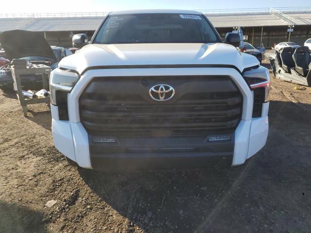 5TFLA5AB2NX002404 - 2022 TOYOTA TUNDRA CREWMAX SR WHITE photo 5