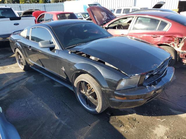 1ZVFT80N165182134 - 2006 FORD MUSTANG BLACK photo 4