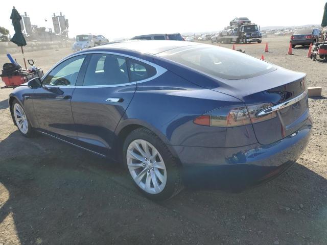 5YJSA1E28HF211062 - 2017 TESLA MODEL S ლურჯი ფოტო 2